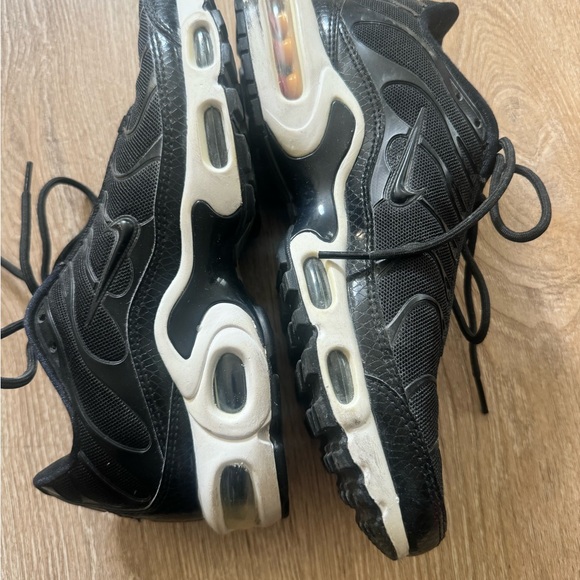 Nike women’s air max Black Sneakers - Picture 1 of 10
